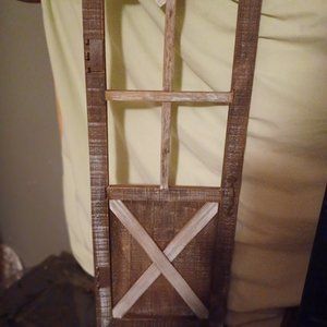 Barn door decor
